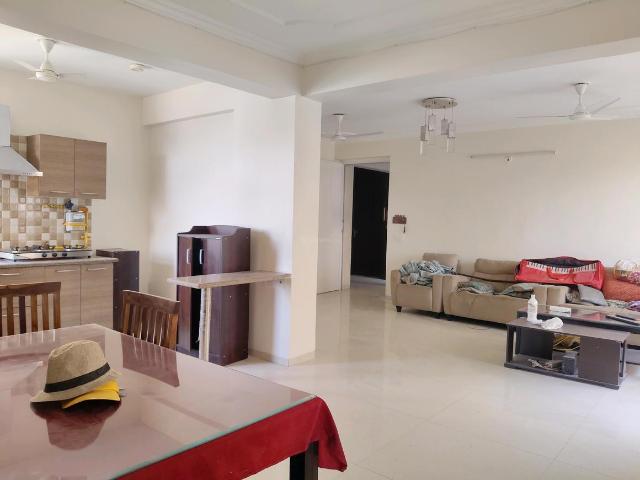 4 BHK Apartment in Sector 69 for rent Gurgaon. The reference number is 20043315
