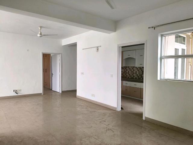 4 BHK Apartment in Sector 69 for resale Gurgaon. The reference number is 21068245