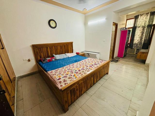 4 BHK Apartment in Sector 62 for rent Noida. The reference number is 20780059