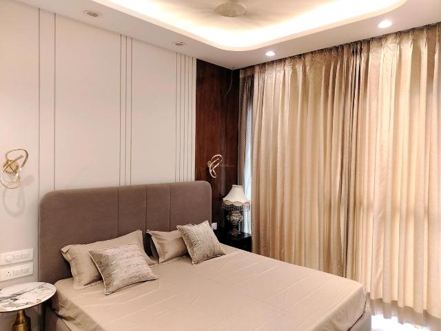4 BHK Apartment in Sector 62 for rent Gurgaon. The reference number is 19105618
