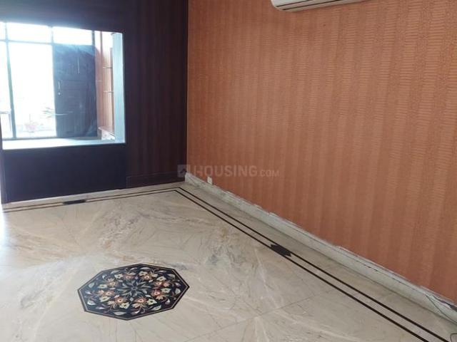 4 BHK Apartment in Sector 6 Dwarka for rent New Delhi. The reference number is 20626392