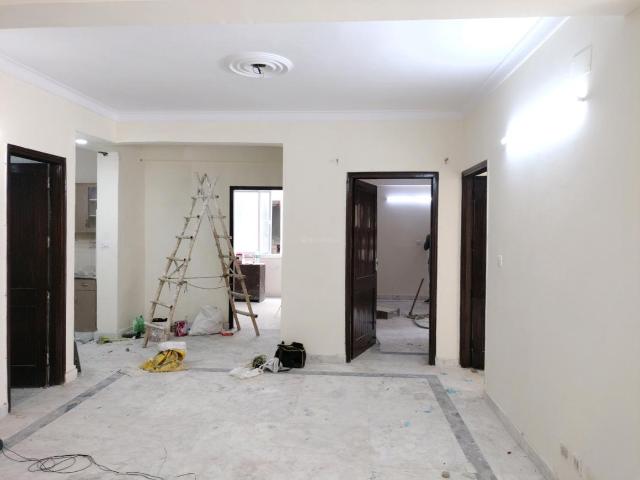 4 BHK Apartment in Sector 6 Dwarka for rent New Delhi. The reference number is 20731557