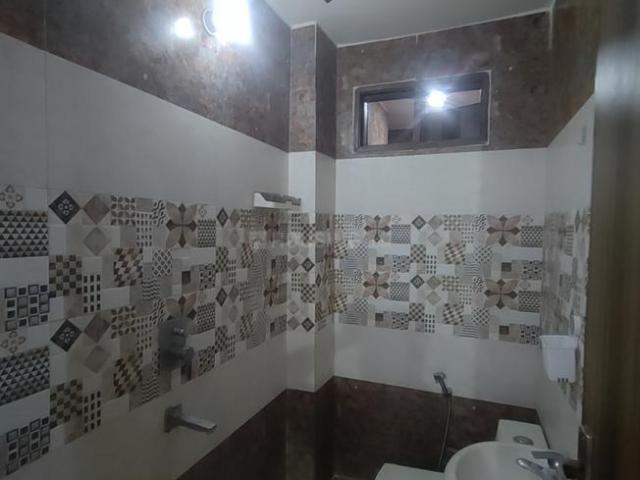 4 BHK Apartment in Sector 6 Dwarka for rent New Delhi. The reference number is 20831590