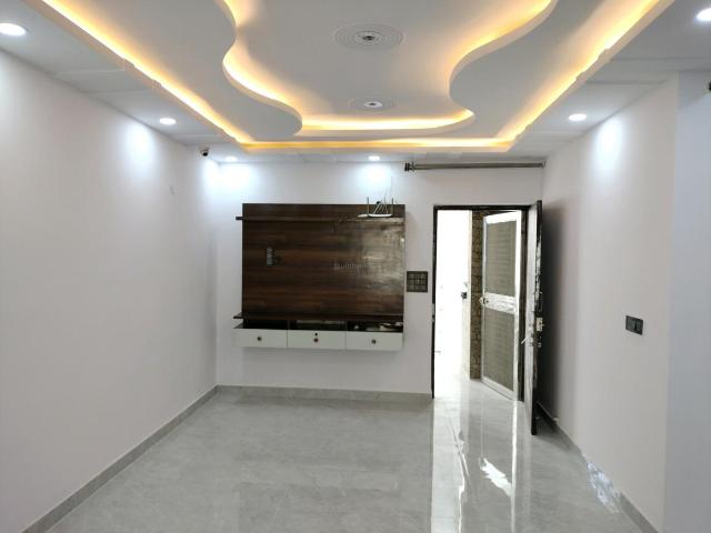 4 BHK Apartment in Sector 6 Dwarka for resale New Delhi. The reference number is 19783029