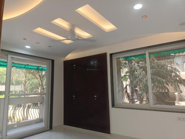 4 BHK Apartment in Sector 6 Dwarka for resale New Delhi. The reference number is 20091718