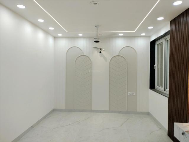 4 BHK Apartment in Sector 6 Dwarka for resale New Delhi. The reference number is 20453910