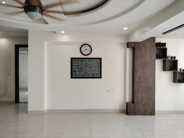 4 BHK Apartment in Sector 6 Dwarka for resale New Delhi. The reference number is 21111149