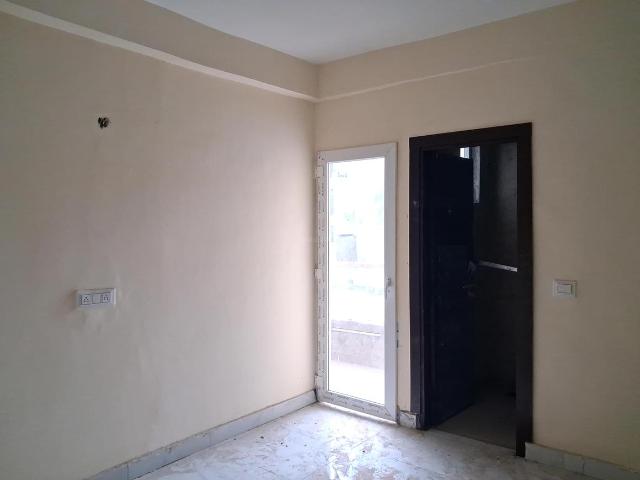 4 BHK Apartment in Sector 74 for resale Noida. The reference number is 21016686