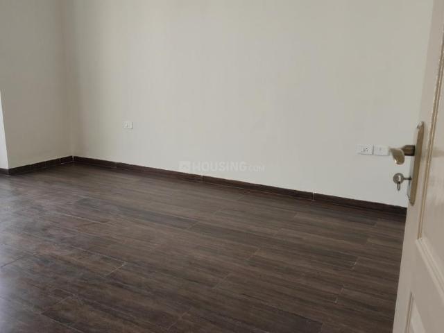 4 BHK Apartment in Sector 75 for rent Noida. The reference number is 19784458