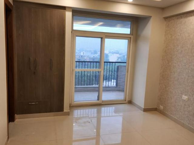 4 BHK Apartment in Sector 75 for resale Noida. The reference number is 20797695