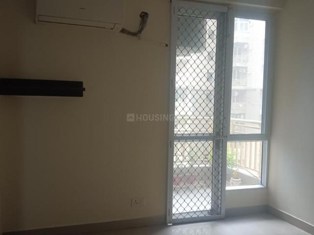 4 BHK Apartment in Sector 77 for rent Noida. The reference number is 21106767