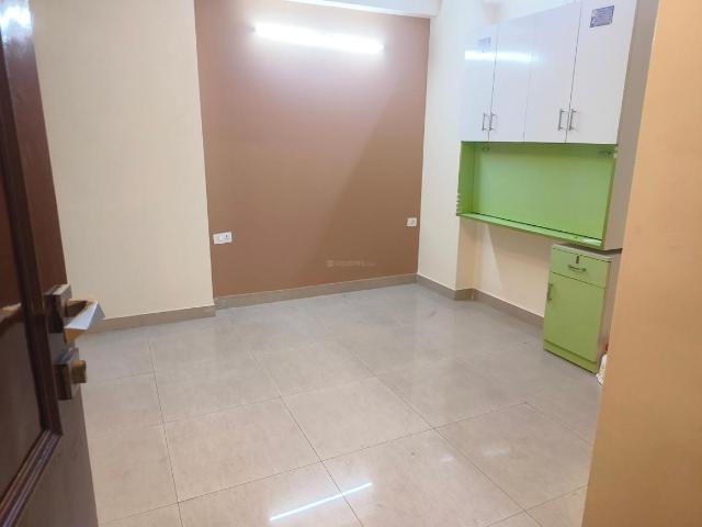 4 BHK Apartment in Sector 77 for rent Noida. The reference number is 21100890