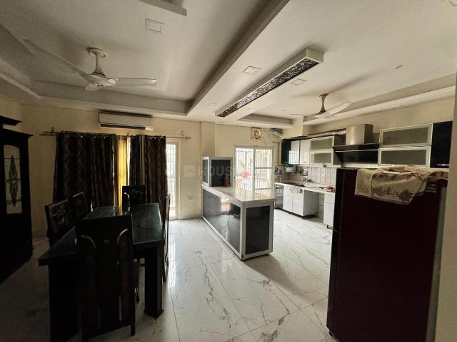 4 BHK Apartment in Sector 78 for rent Noida. The reference number is 21136500
