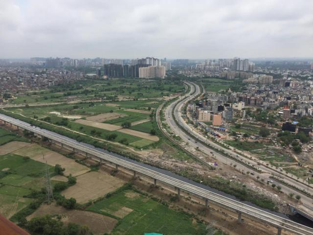 4 BHK Apartment in Sector 78 for resale Noida. The reference number is 10829264