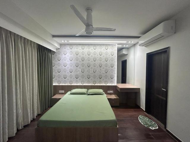4 BHK Apartment in Sector 72 for rent Gurgaon. The reference number is 20859653