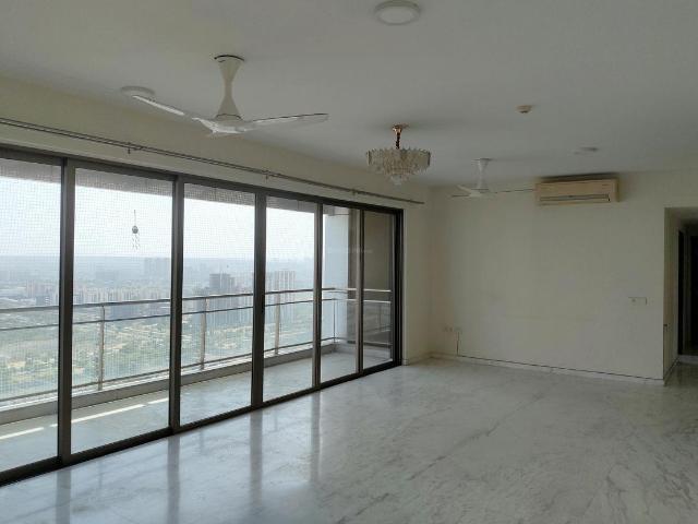 4 BHK Apartment in Sector 72 for resale Gurgaon. The reference number is 20045129