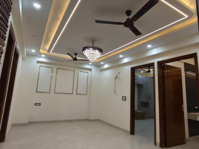 4 BHK Apartment in Sector 73 for rent Noida. The reference number is 20734207