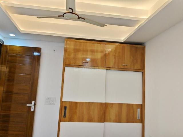 4 BHK Apartment in Sector 73 for rent Noida. The reference number is 20888070