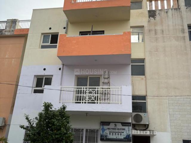 4 BHK Apartment in Sector 85 for rent Faridabad. The reference number is 20938395