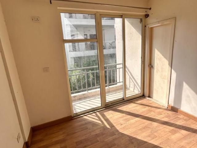 4 BHK Apartment in Sector 88 for rent Faridabad. The reference number is 21278384