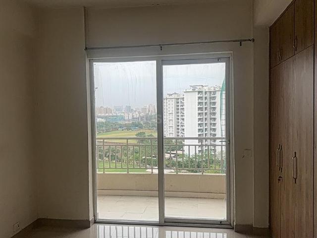 4 BHK Apartment in Sector 91 for rent Gurgaon. The reference number is 19819388