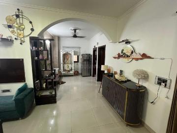 4 BHK Apartment in Sector 9 Rohini for resale New Delhi. The reference number is 20546493