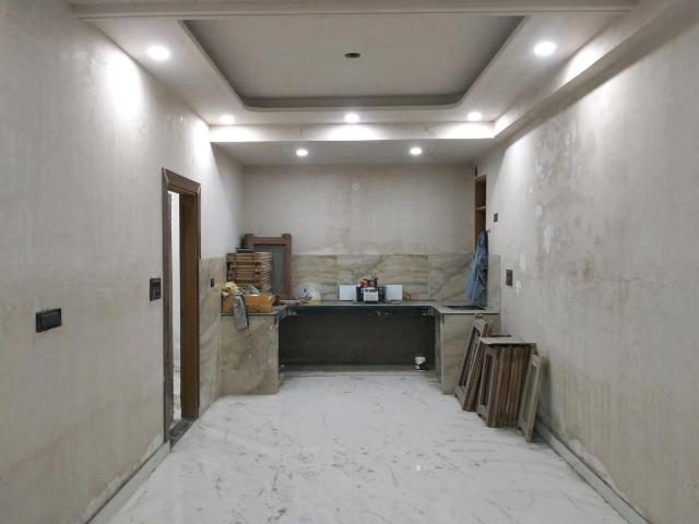 4 BHK Apartment in Shalimar Garden for resale Ghaziabad. The reference number is 17835598