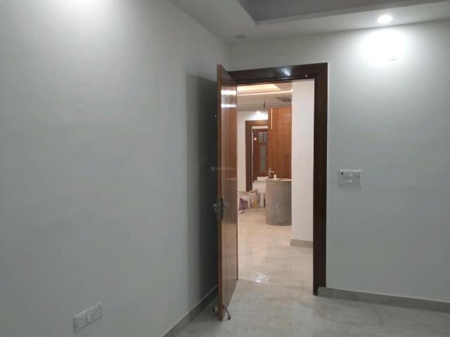 4 BHK Apartment in Shalimar Garden for resale Ghaziabad. The reference number is 17835598