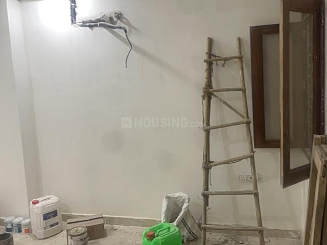 4 BHK Apartment in Shalimar Garden for resale Ghaziabad. The reference number is 19599072