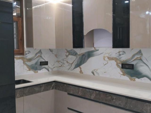 4 BHK Apartment in Shalimar Garden for resale Ghaziabad. The reference number is 19969632