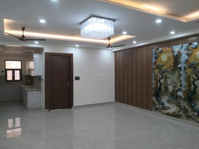 4 BHK Apartment in Shalimar Garden for resale Ghaziabad. The reference number is 20682376