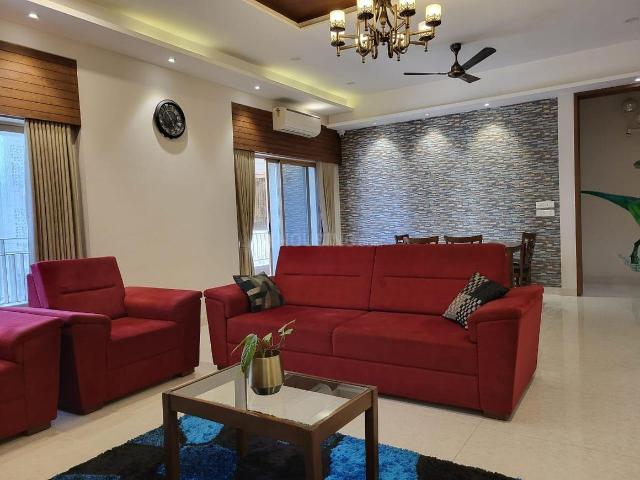 4 BHK Apartment in Shantigram for rent Ahmedabad. The reference number is 20695303