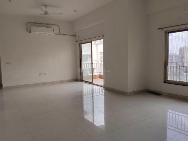 4 BHK Apartment in Shantigram for rent Ahmedabad. The reference number is 21279773
