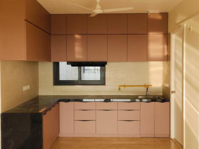 4 BHK Apartment in Shantigram for rent Ahmedabad. The reference number is 21374695