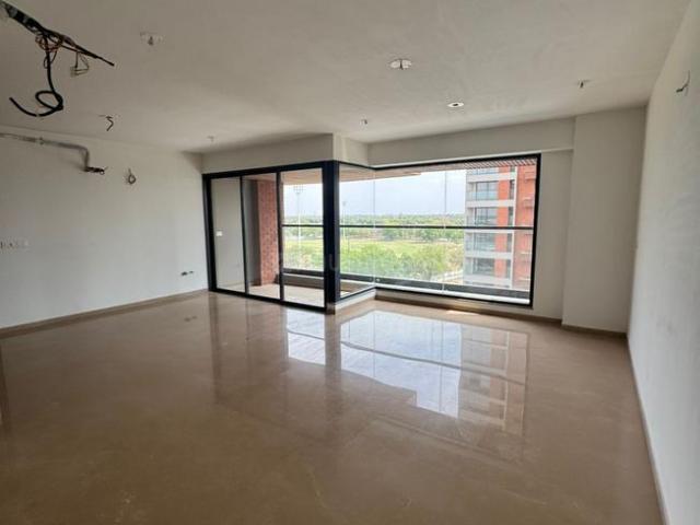 4 BHK Apartment in Shantigram for resale Ahmedabad. The reference number is 20948594
