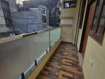 4 BHK Apartment in Shastri Nagar for resale Ghaziabad. The reference number is 19796548
