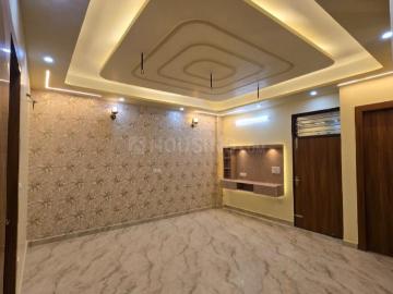 4 BHK Apartment in Shastri Nagar for resale Ghaziabad. The reference number is 19796524