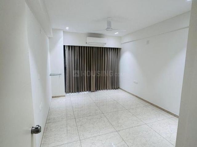 4 BHK Apartment in Shela for rent Ahmedabad. The reference number is 18596422