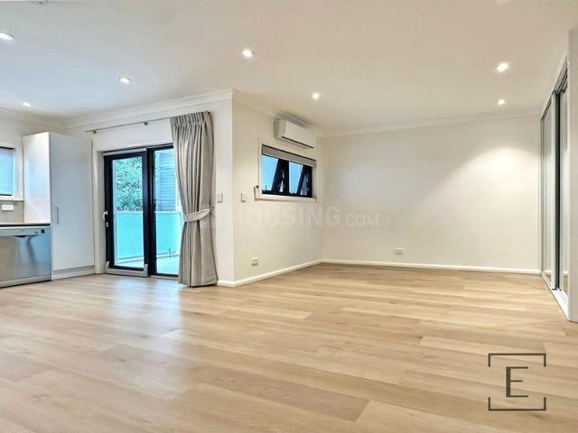 4 BHK Apartment in Shela for rent Ahmedabad. The reference number is 20623506