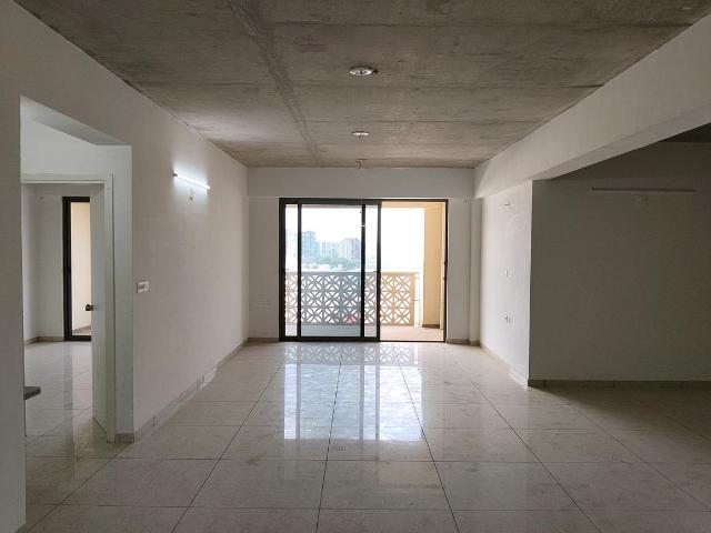 4 BHK Apartment in Shela for rent Ahmedabad. The reference number is 20668741