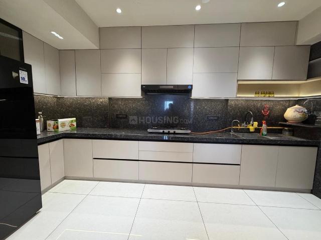 4 BHK Apartment in Shela for rent Ahmedabad. The reference number is 20730409