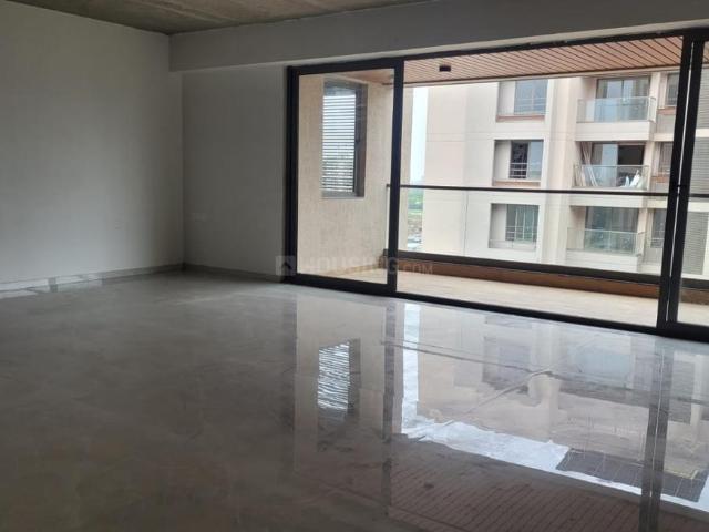 4 BHK Apartment in Shela for rent Ahmedabad. The reference number is 21097614