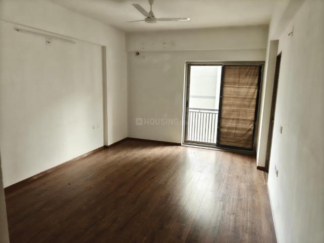 4 BHK Apartment in Shela for rent Ahmedabad. The reference number is 21116156