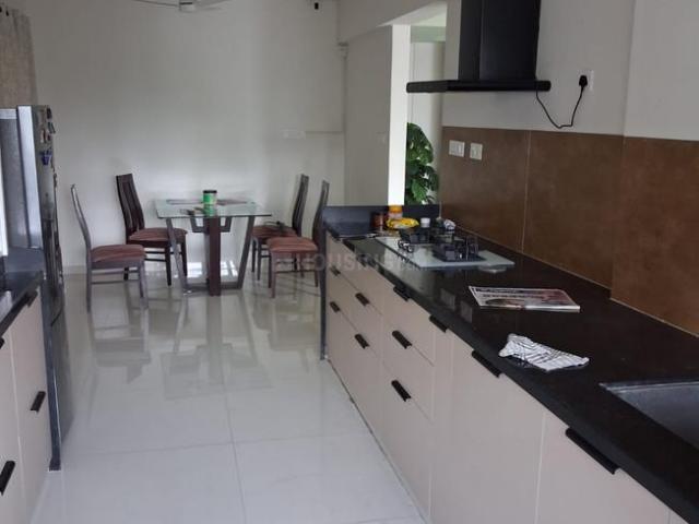 4 BHK Apartment in Shivaji Nagar for rent Pune. The reference number is 20921329
