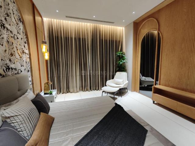 4 BHK Apartment in Shivaji Nagar for resale Pune. The reference number is 14017812