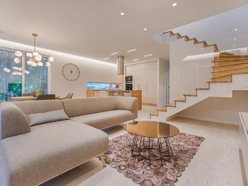 4 BHK Apartment in Shivaji Nagar for resale Pune. The reference number is 20411277