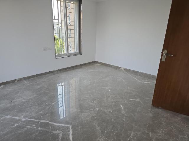 4 BHK Apartment in Shivaji Nagar for resale Pune. The reference number is 20054452