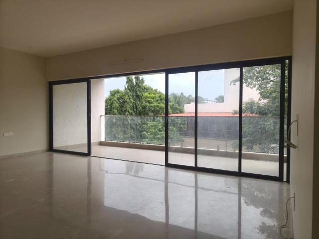 4 BHK Apartment in Shivaji Nagar for resale Pune. The reference number is 21000699