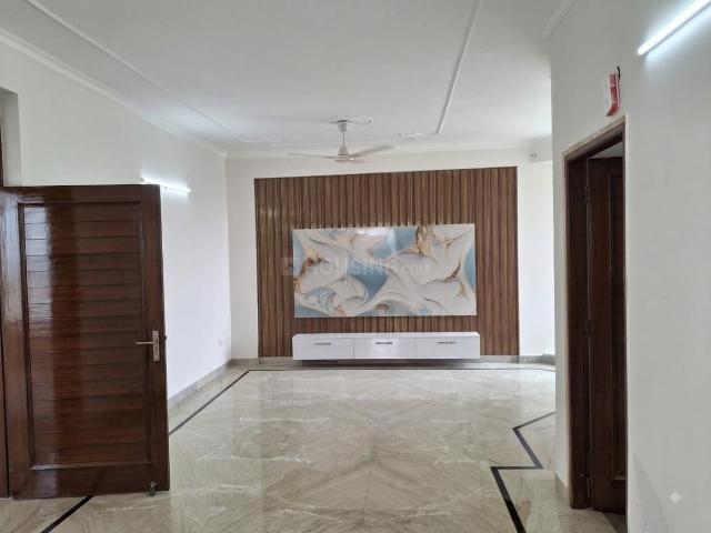 4 BHK Apartment in Singhpura for rent Zirakpur. The reference number is 20937879