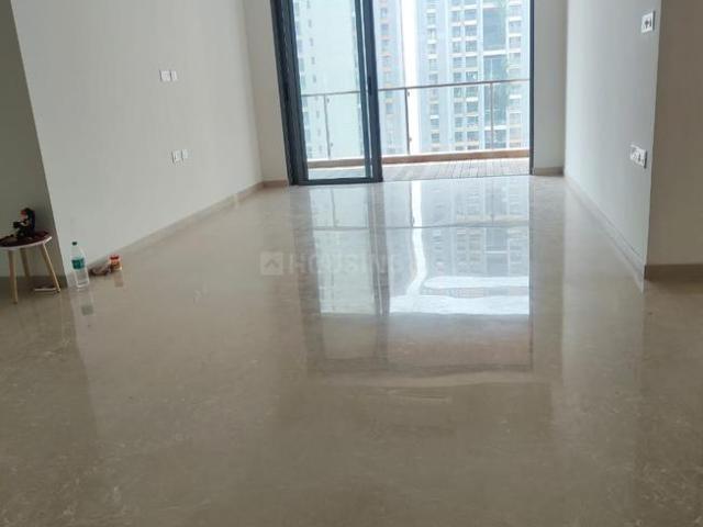 4 BHK Apartment in Sion for rent Mumbai. The reference number is 18883370